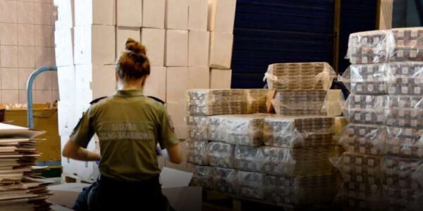 Ексмитник у Польщі визнав, що брав хабарі за пропуск контрабандних сигарет із Білорусі: збитки бюджету — 626 мільйонів злотих