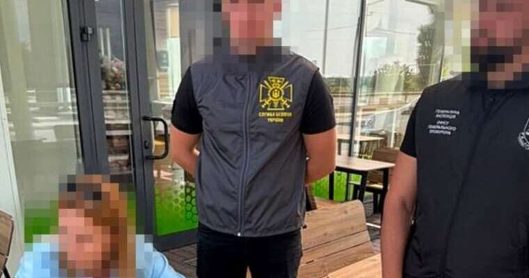 Пів мільйона гривень за "вирішення питань": у Чорноморському порту викрили посадовця-вимагача