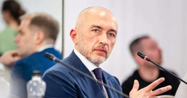 Скандал у «Сенс Банку»: Пишного та НБУ звинувачують у покриванні корупції та відмиванні грошей
