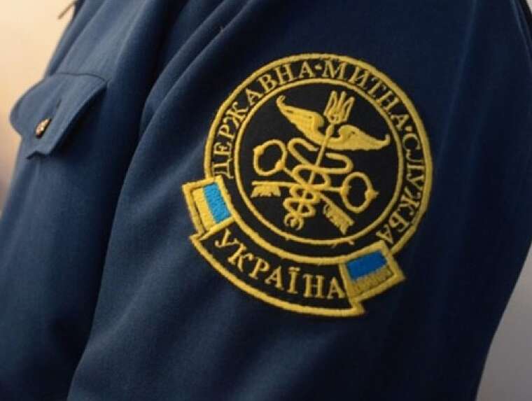 Кумівство та родинні зв’язки: НАЗК перевіряє посадовців Одеської митниці через ймовірний конфлікт інтересів