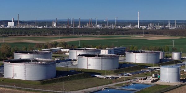 Казахстанські НПЗ відмовилися постачати бензин до Росії