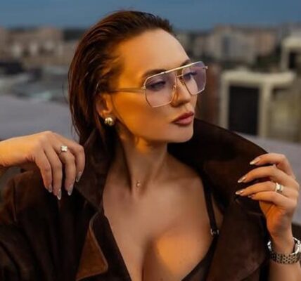 Саліванчук влаштувала гарячу фотосесію з вогнем