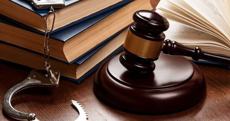 5900 доларів за «порятунок» від мобілізації: працівник суду визнав провину та отримав штраф
