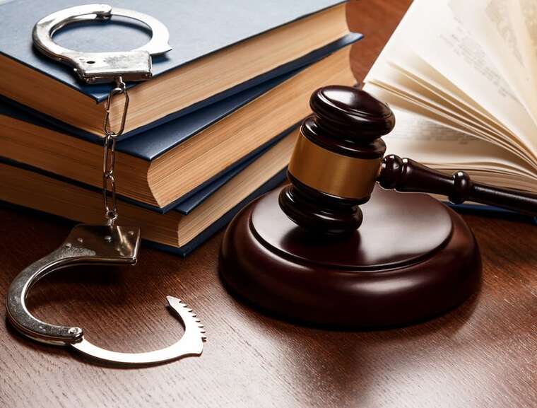 5900 доларів за «порятунок» від мобілізації: працівник суду визнав провину та отримав штраф
