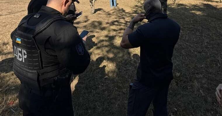 Перші кадри з місця перестрілки у Києві: ДБР розслідує збройний конфлікт між СБУ та ГУР