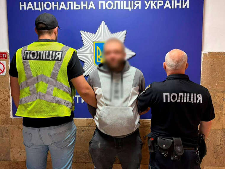 Пішов додому по ніж і вдарив у серце: в Києві військового в СЗЧ підозрюють у вбивстві товариша