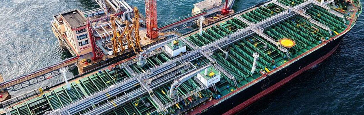 Китай різко наростив закупівлю російської нафти