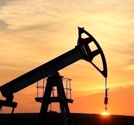 Нафта помітно дорожчає попри зростання запасів США