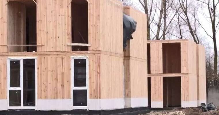 Будинки для переселенців затримують до 2027 року, а підряднику Бобла віддали ще 15,6 мільйона гривень на ремонт поліклініки