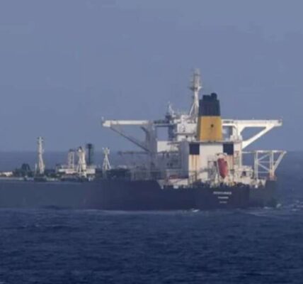 Російські танкери «тіньового флоту» підробляють координати, щоб уникнути ударів України — FT